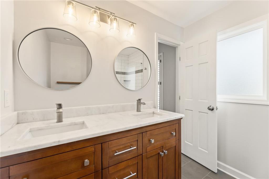 2488 Fontainebleau Drive