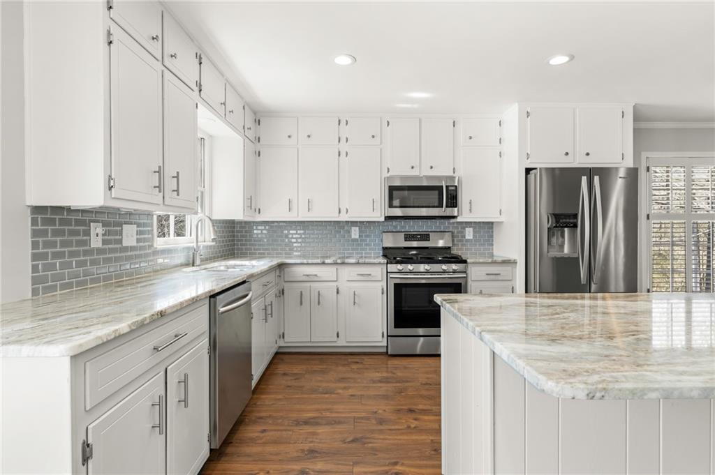 2488 Fontainebleau Drive