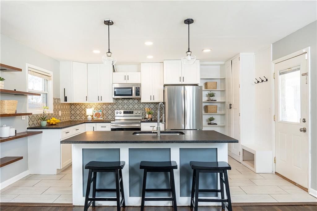 3839 Longview Drive