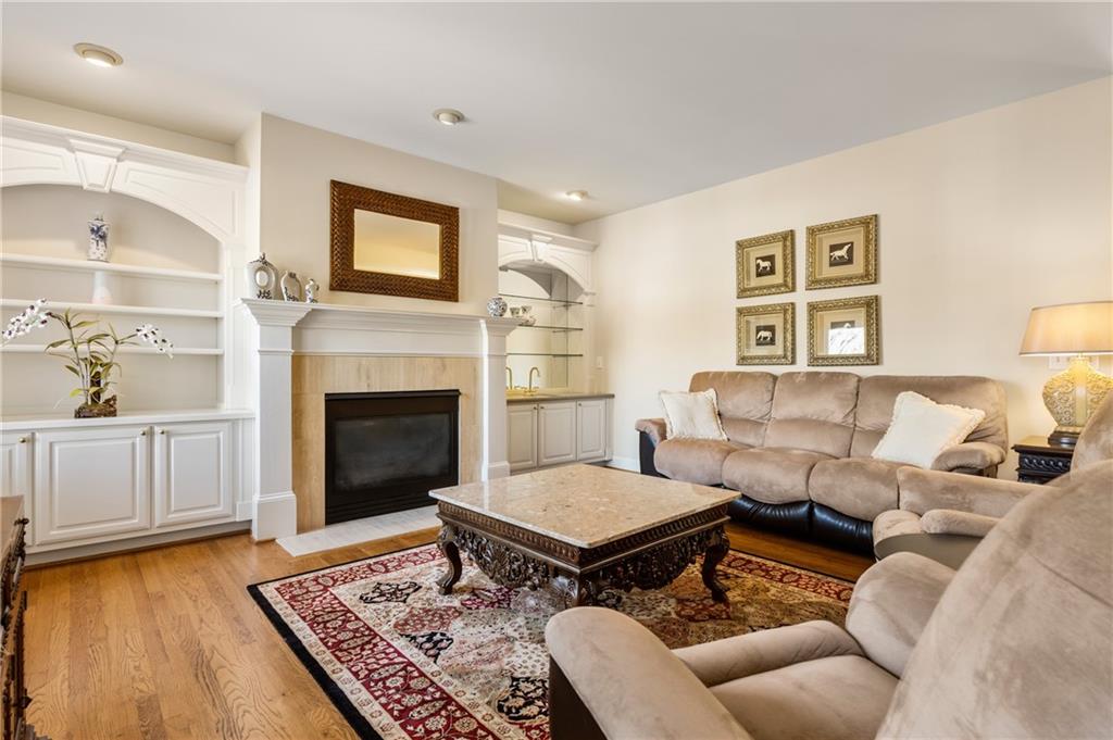 1078 Fairway Estates NE