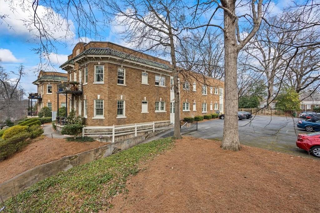 907 Piedmont Avenue NE Unit 5