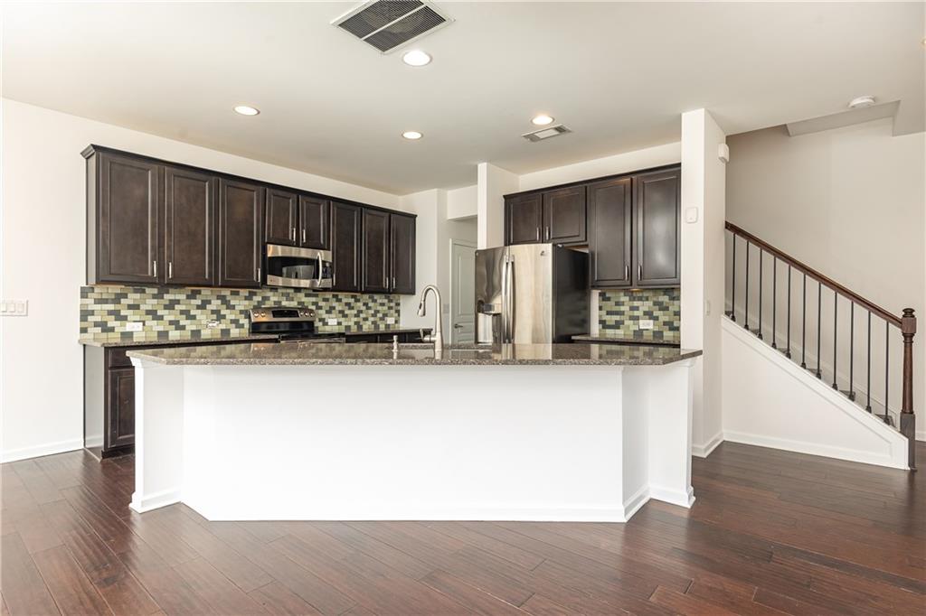 2169 Crestridge Trail NE