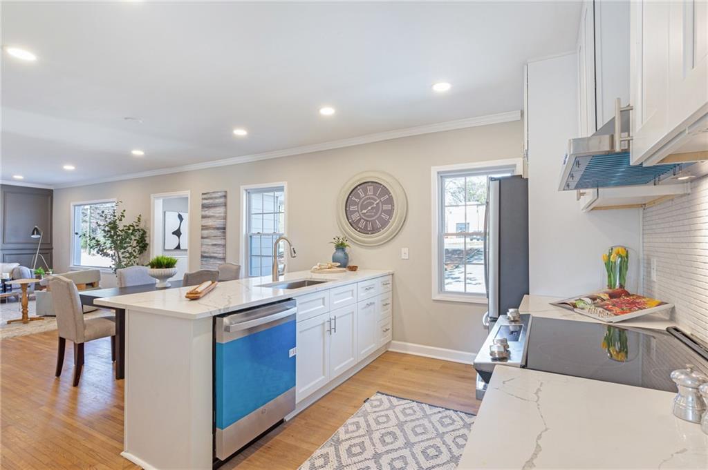 1907 Dresden Drive NE