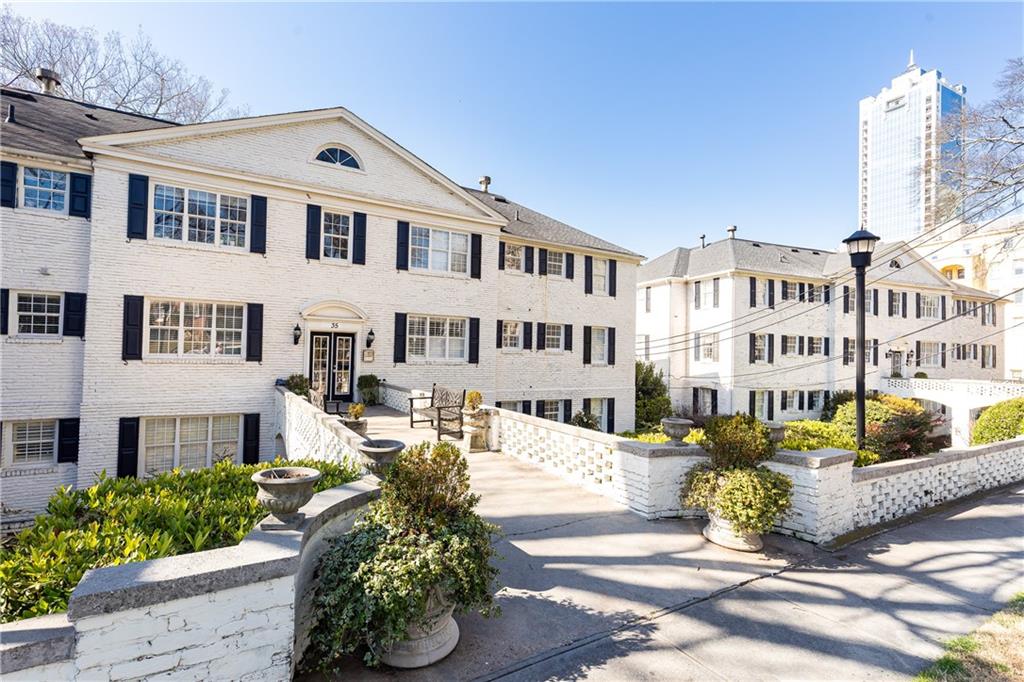 35 Sheridan Drive NE Unit 4