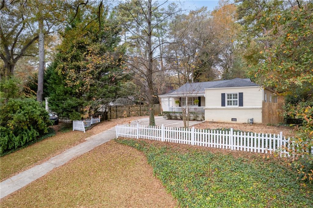 1747 Moores Mill Road NW