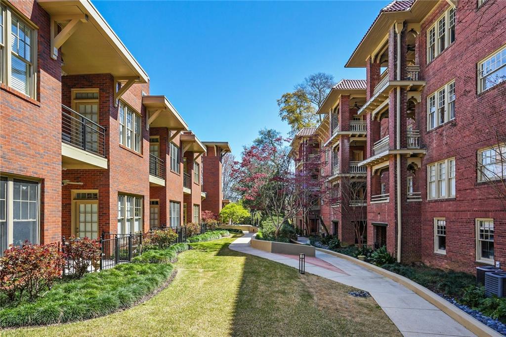 266 11th Street NE Unit 201