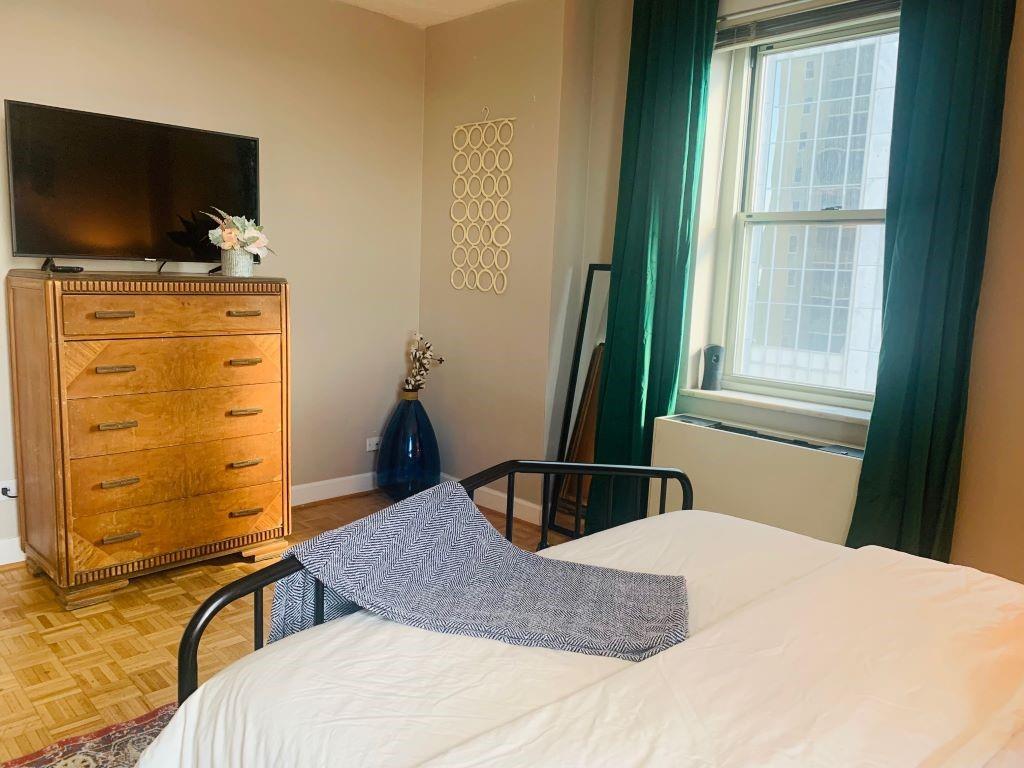 300 Peachtree Street NE Unit 16N