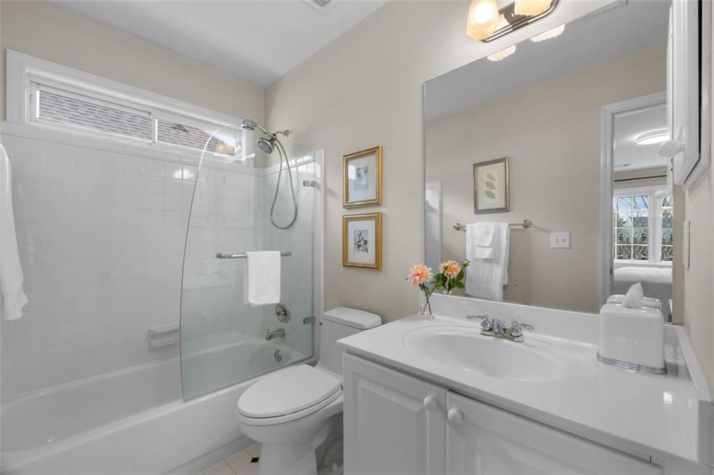 1138 FAIRWAY Gardens NE