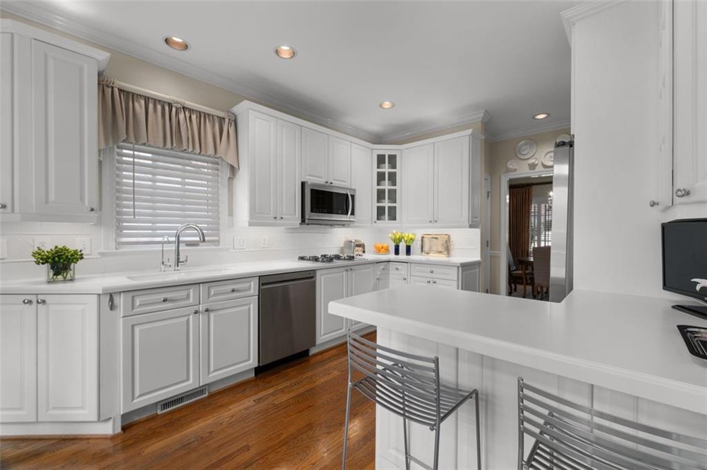 1138 FAIRWAY Gardens NE