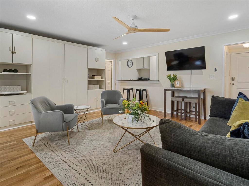 300 Peachtree Street NE Unit 5H