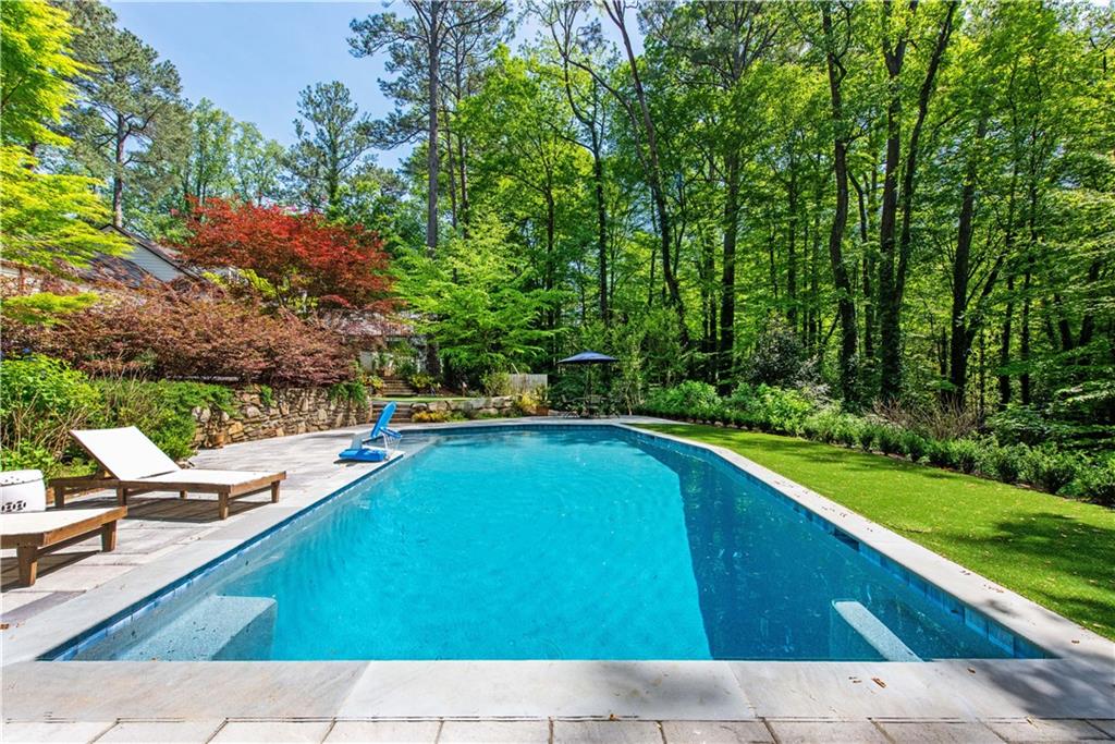 110 Blackland Drive NW