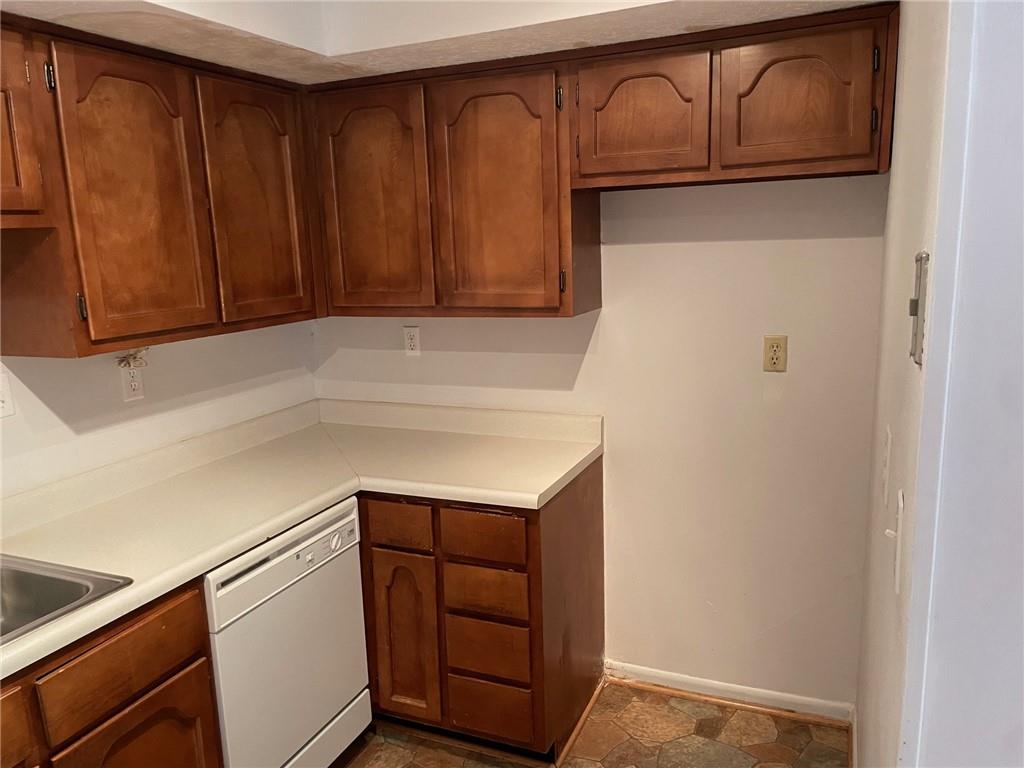 307 Adair Street Unit E10