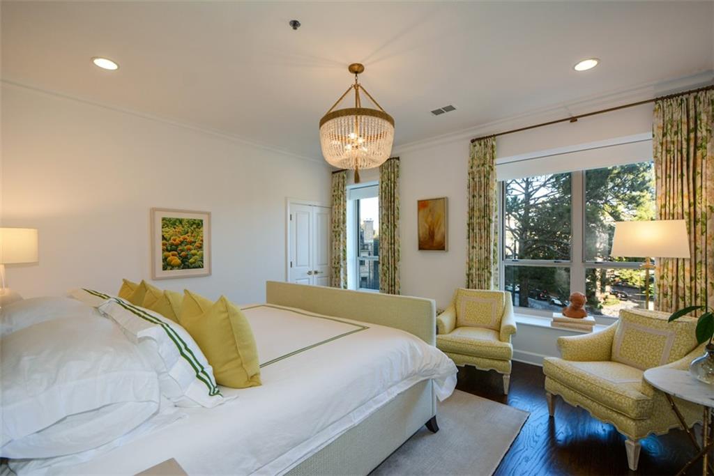 2626 PEACHTREE Road NW Unit 607