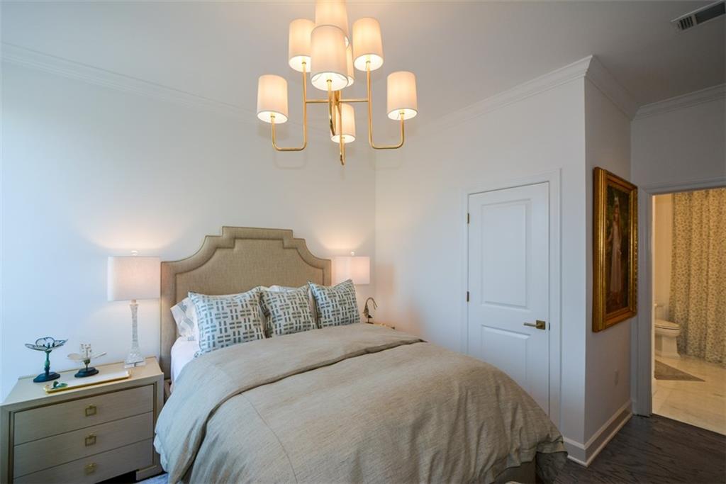 2626 PEACHTREE Road NW Unit 607