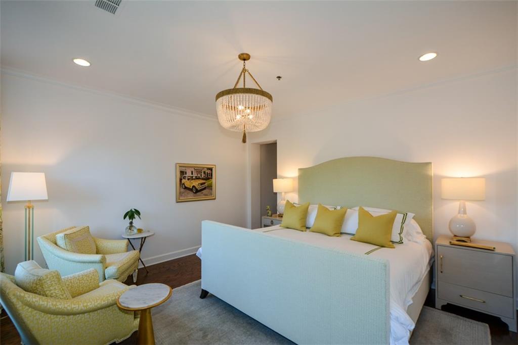 2626 PEACHTREE Road NW Unit 607