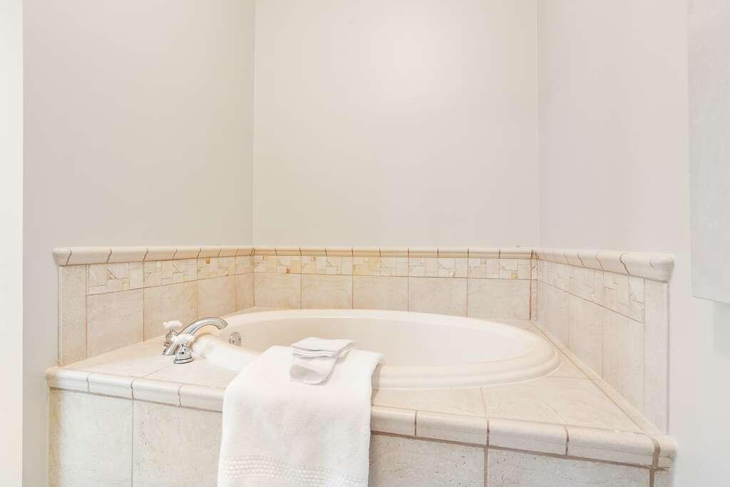 825 Highland Lane NE Unit 1309