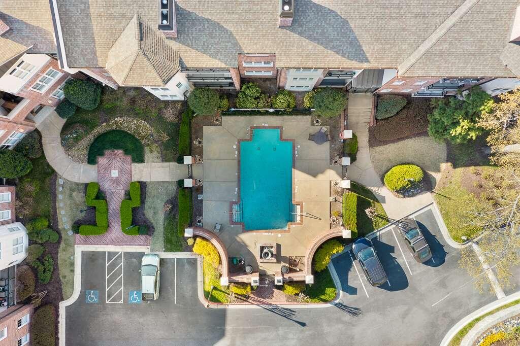 825 Highland Lane NE Unit 1309