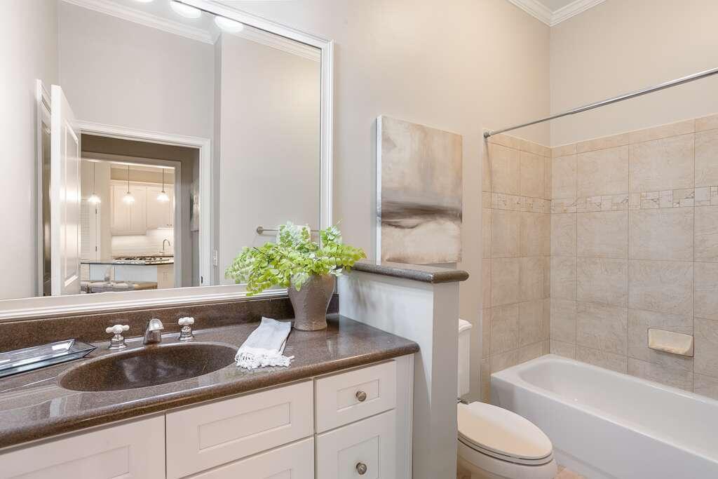 825 Highland Lane NE Unit 1309