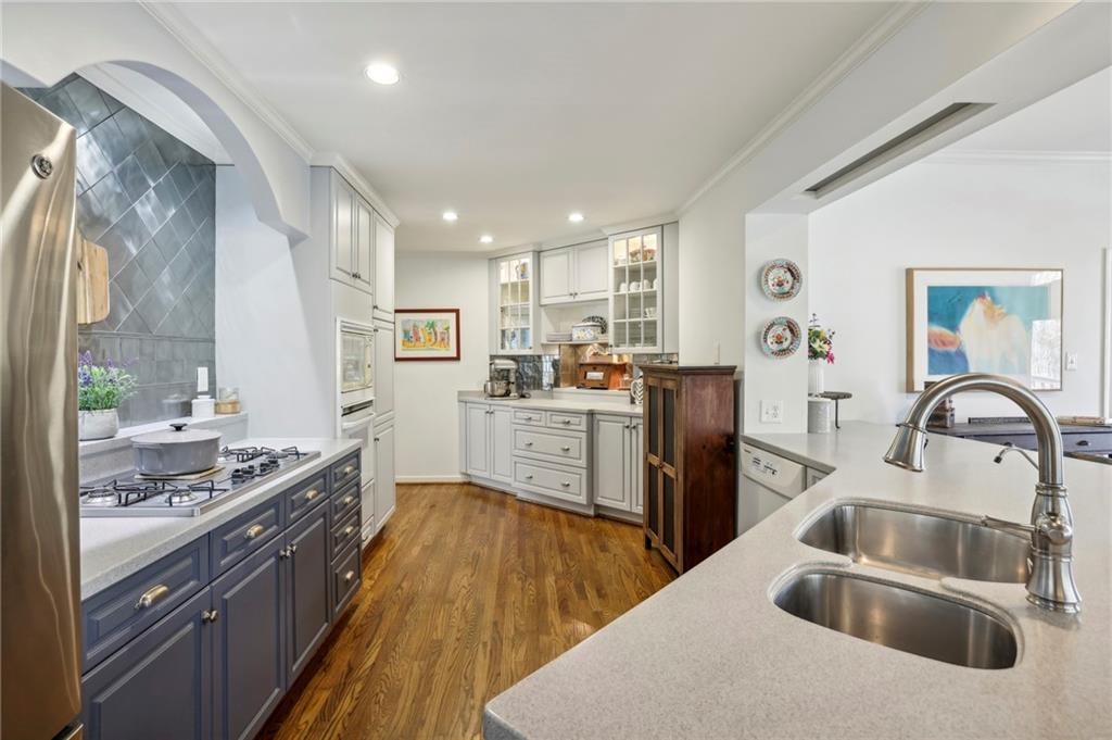 484 Loridans Drive NE