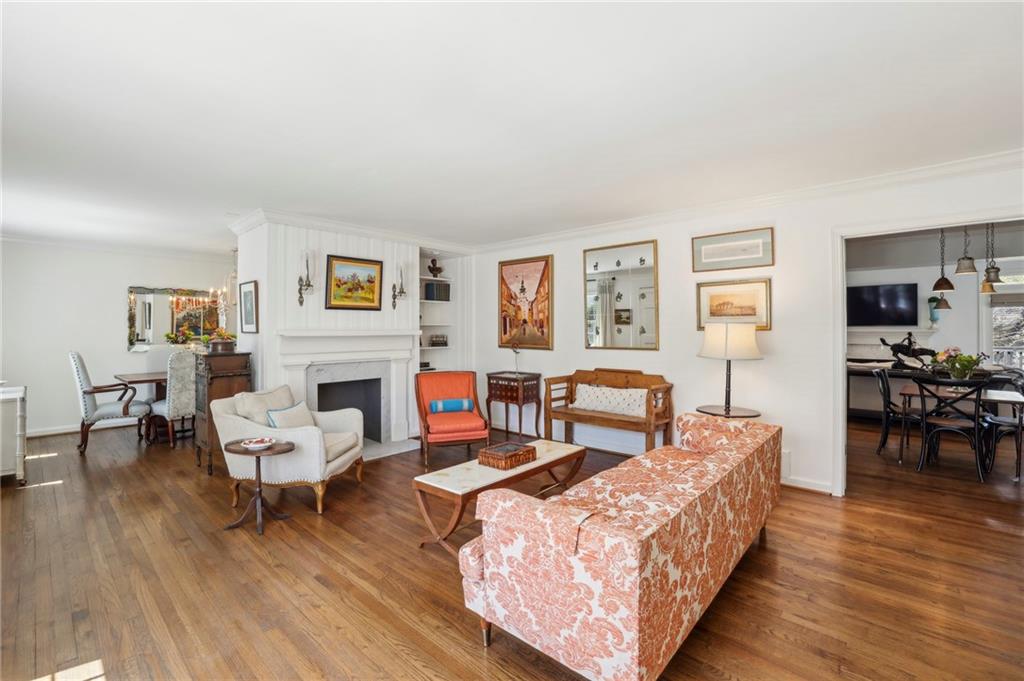 484 Loridans Drive NE