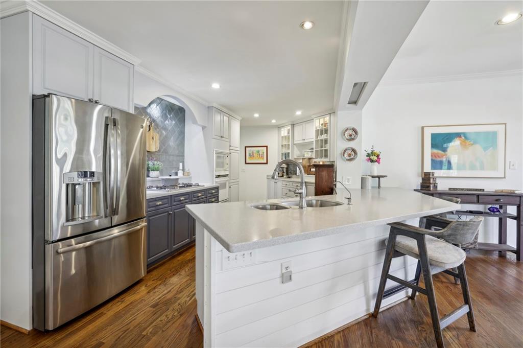 484 Loridans Drive NE