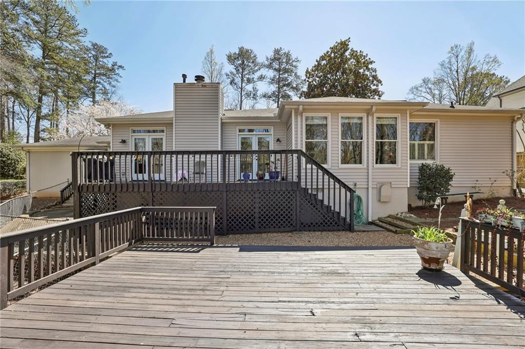 484 Loridans Drive NE