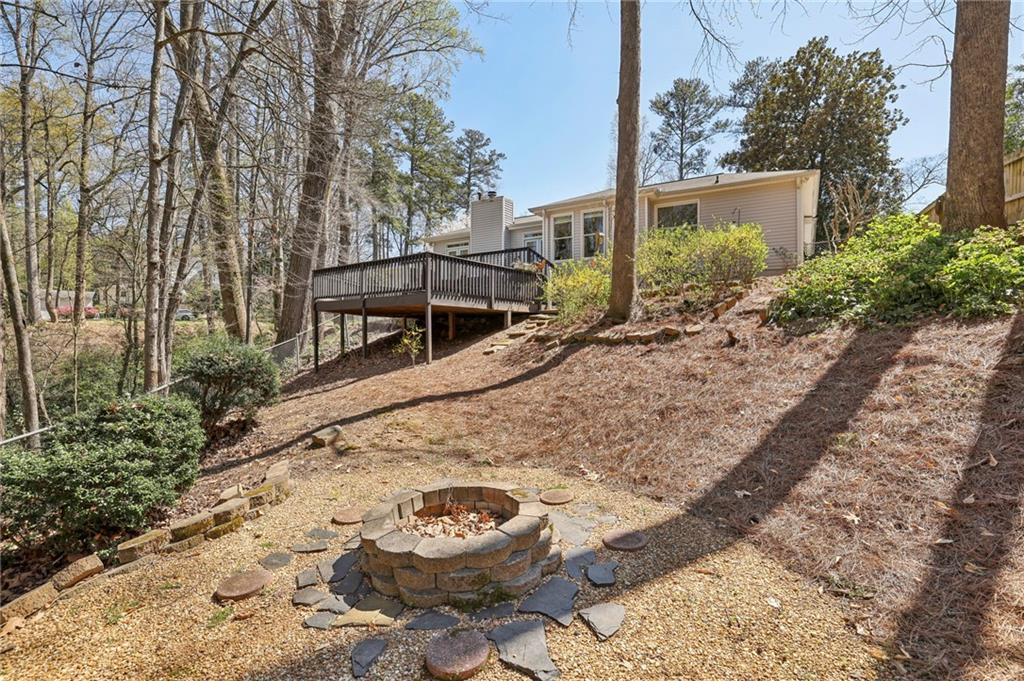 484 Loridans Drive NE