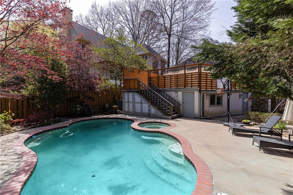 1022 Reeder Circle NE