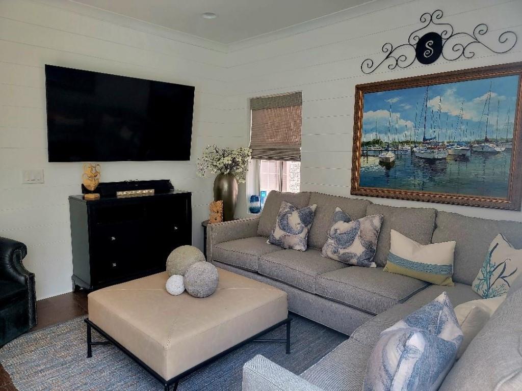 375 Rowes Circle