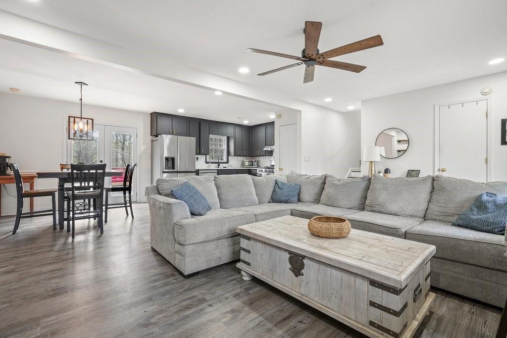 1465 Indian Trail