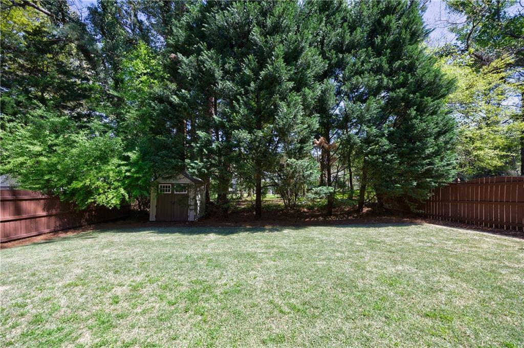 589 Lullingstone Drive SE