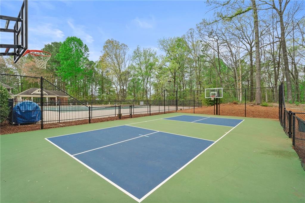 4450 Windsor Oaks Circle