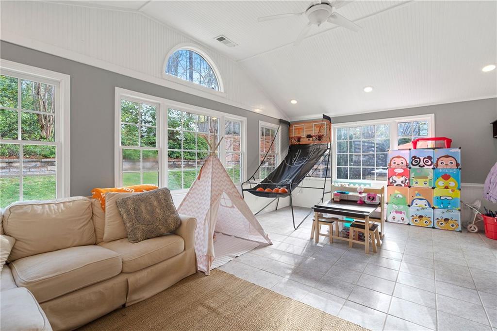 4450 Windsor Oaks Circle