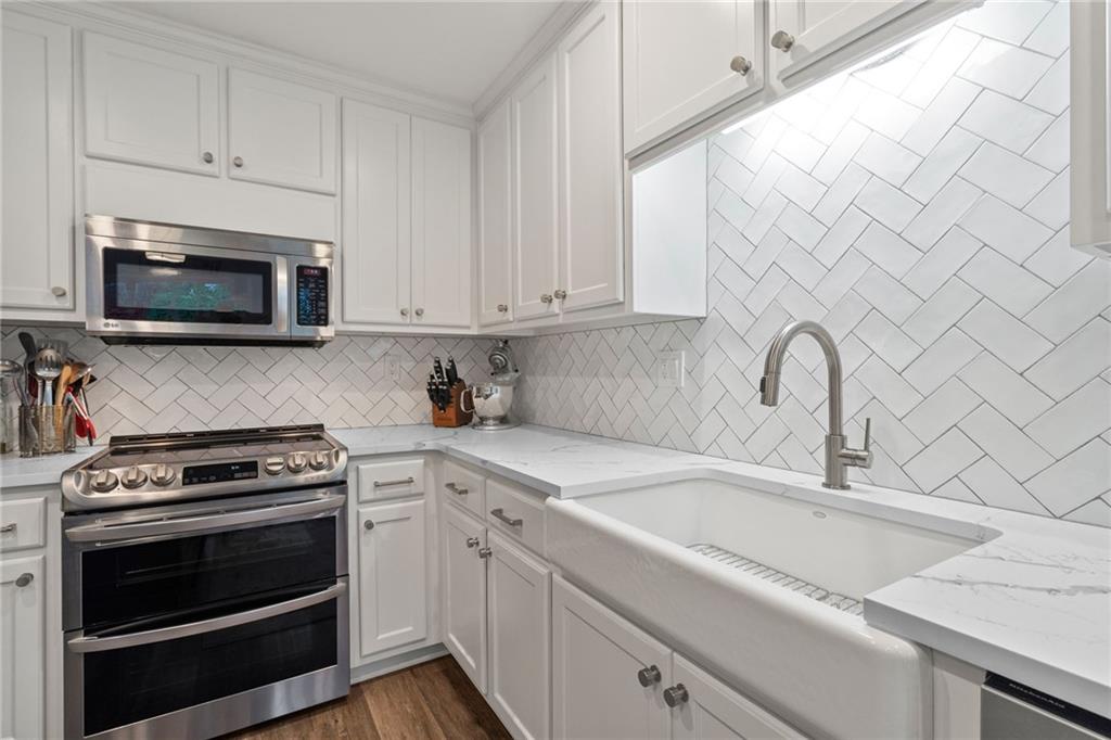 4450 Windsor Oaks Circle