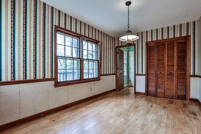299 Woods Edge Court