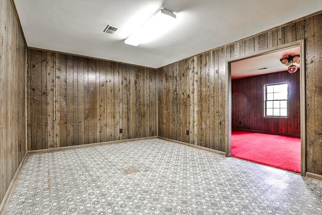 299 Woods Edge Court