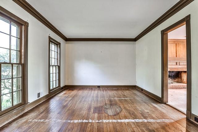 299 Woods Edge Court