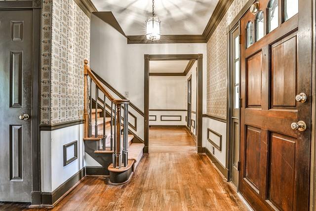 299 Woods Edge Court