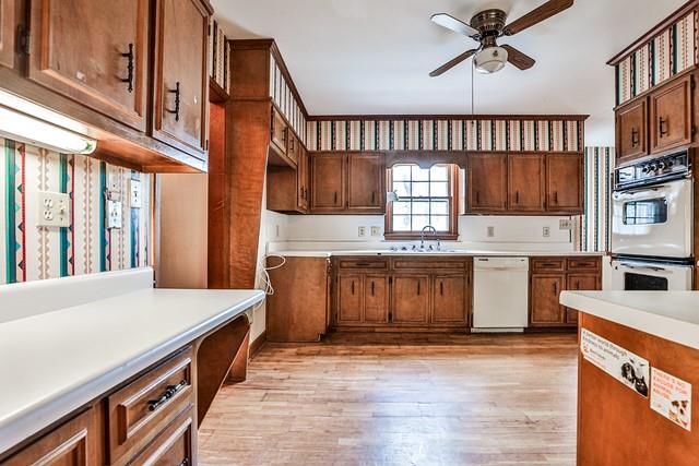 299 Woods Edge Court