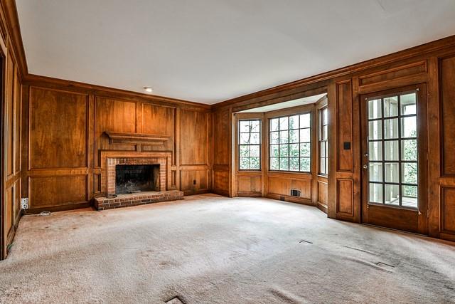 299 Woods Edge Court