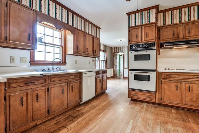 299 Woods Edge Court