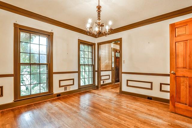 299 Woods Edge Court