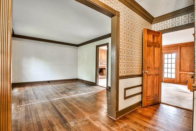 299 Woods Edge Court