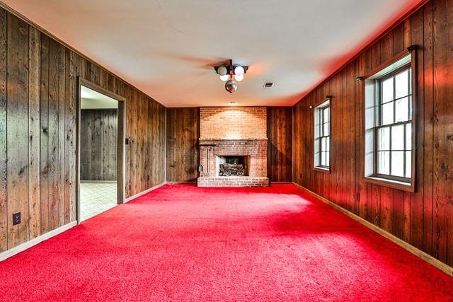 299 Woods Edge Court