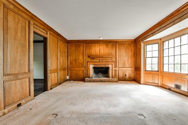 299 Woods Edge Court