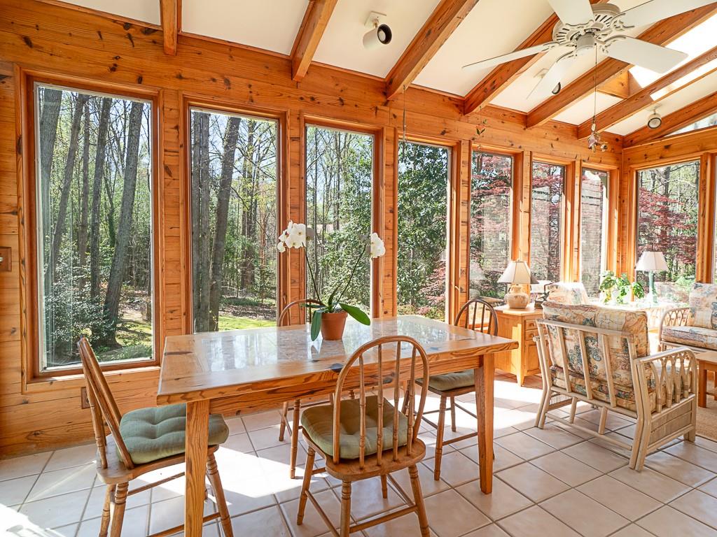 2437 Windon Court