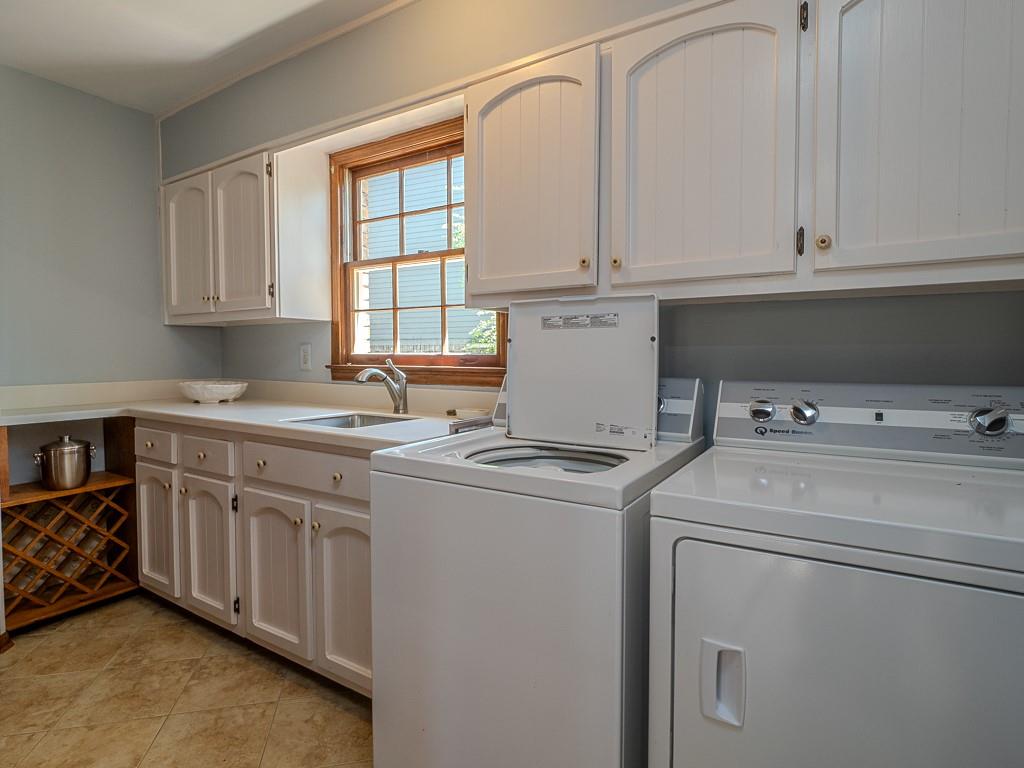 2437 Windon Court