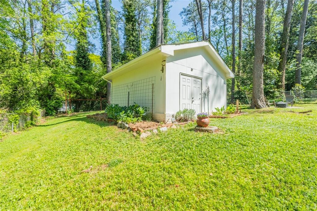 2205 Lilac Lane