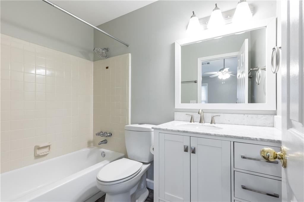 428 Page Avenue NE Unit 18