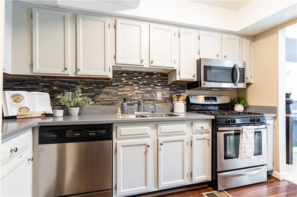 428 Page Avenue NE Unit 18